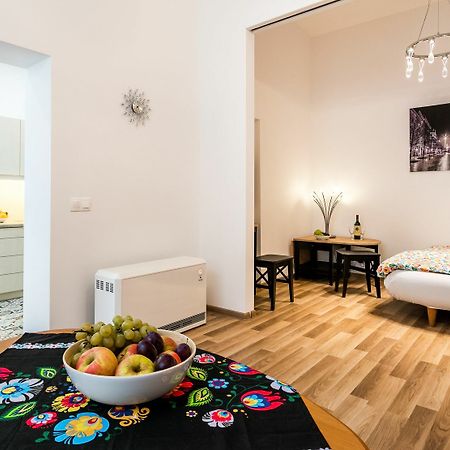 Rentplanet - Apartament Topolowa كراكوفيا المظهر الخارجي الصورة